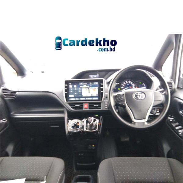 Toyota Voxy Hybrid 2020