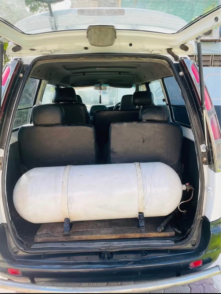 Toyota Noah KR42 2004 - Gallery Image 2