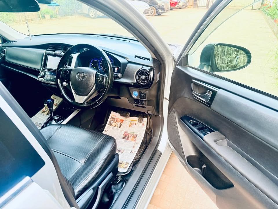 Toyota Corolla Fielder Hybrid (2019) - Gallery Image 2