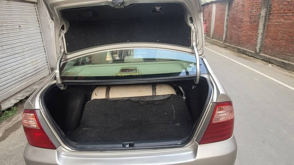 Toyota G Corolla 2005 - Gallery Image 3