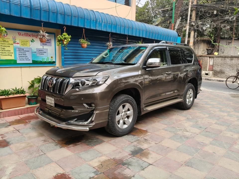 Toyota Land Cruiser Prado TX LTD.
