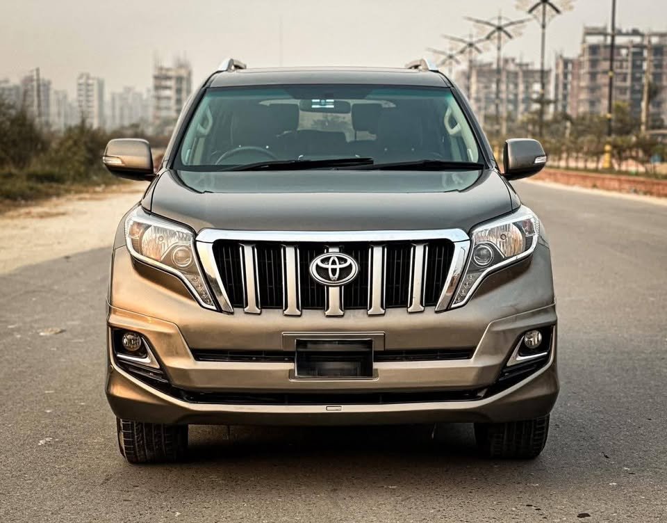 Toyota Land Cruiser Prado TX (2010) Diesel - Gallery Image 1