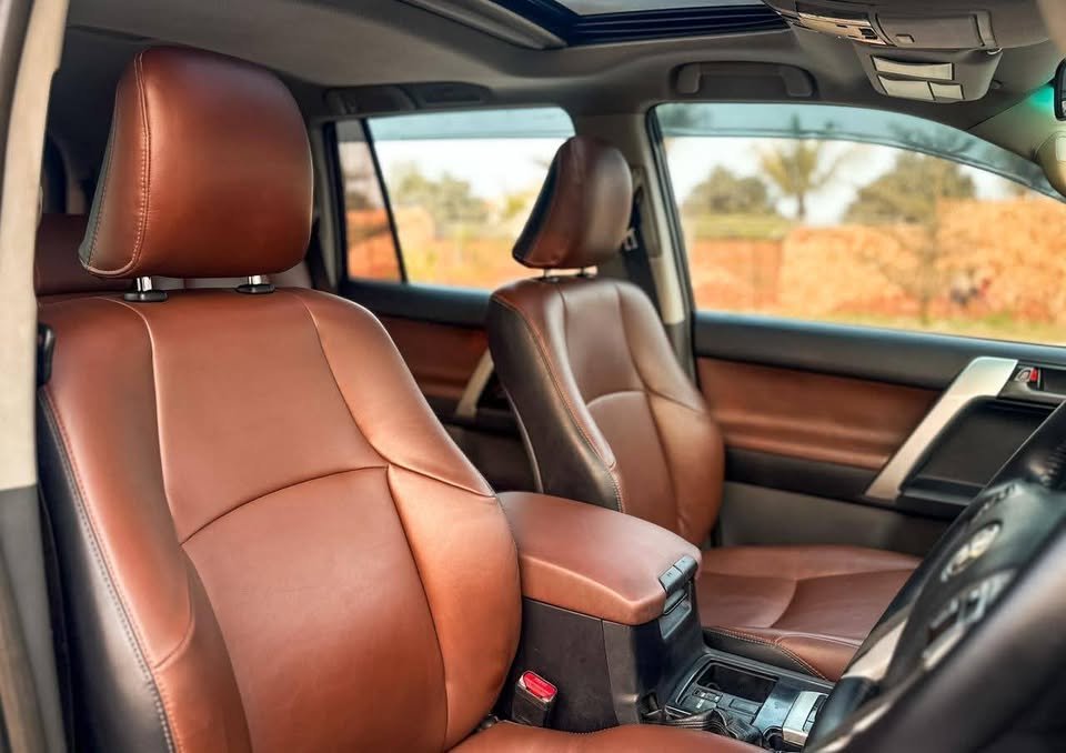 Toyota Land Cruiser Prado TX (2010) Diesel - Gallery Image 4