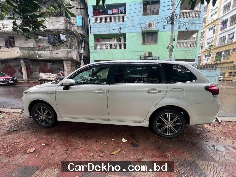 Toyota fielder wxb 2017