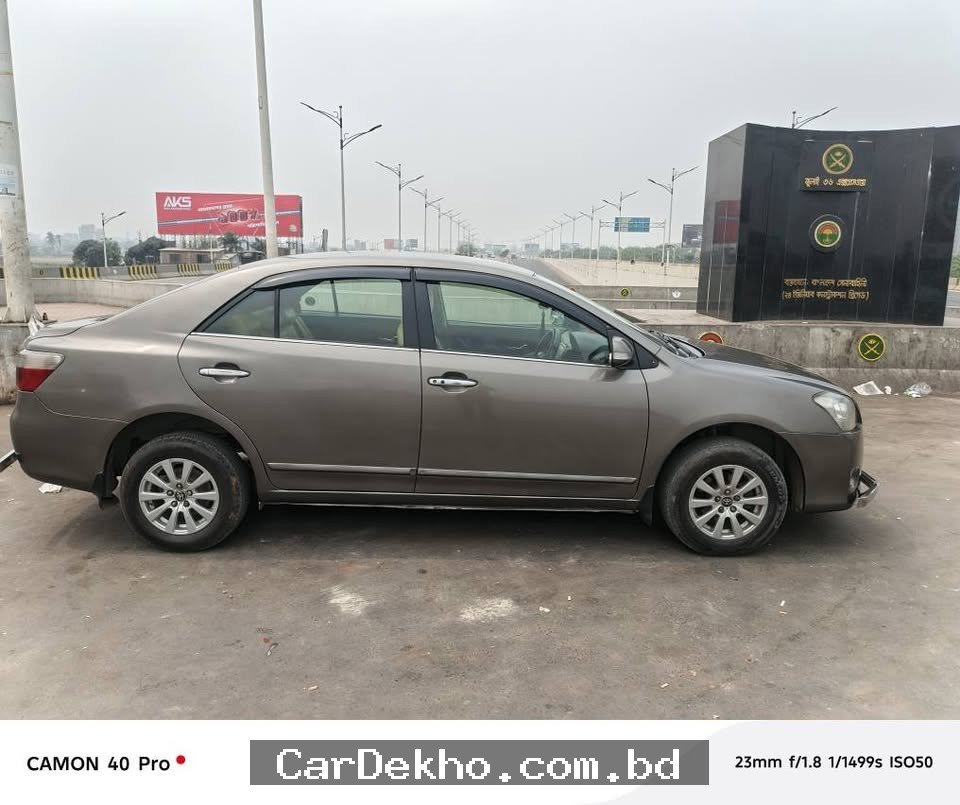 Toyota premio 2008