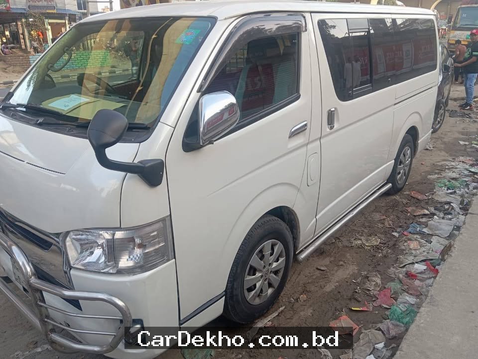 Toyotas HiAce Model-2006