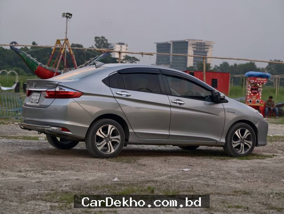 Honda Grace Hybrid 2014