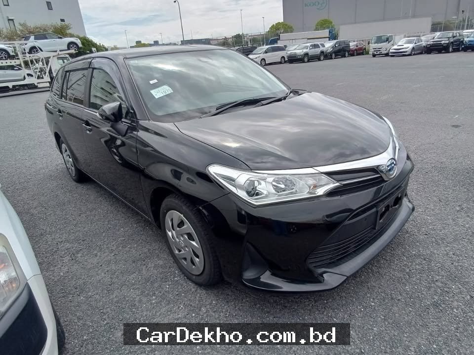 Toyota Corolla Axio Hybrid EX