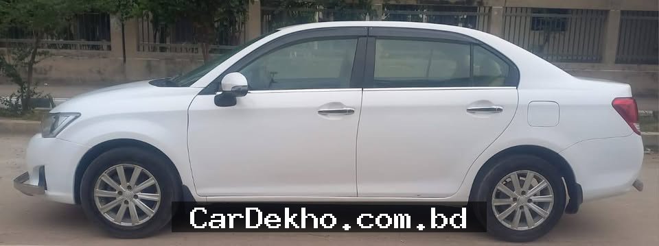 Toyota Corolla Axio 2012