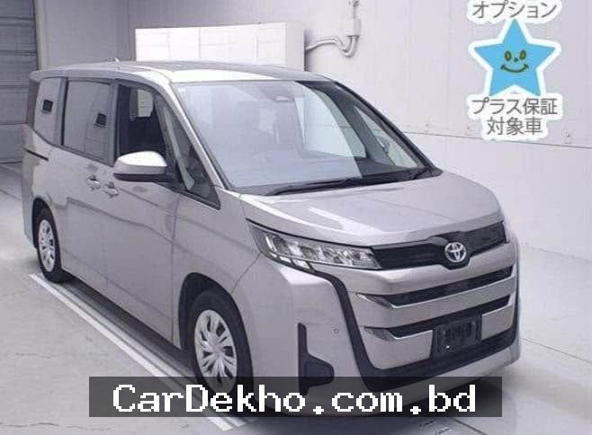 Toyota Noah New Shape Hybrid 