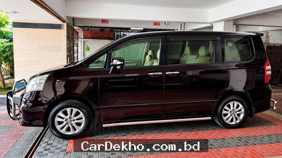 Toyota SI Noah