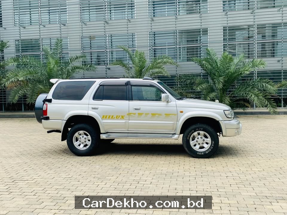 Toyota Hilux Sarf (Jeep)