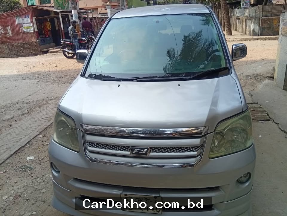 Toyota x noah