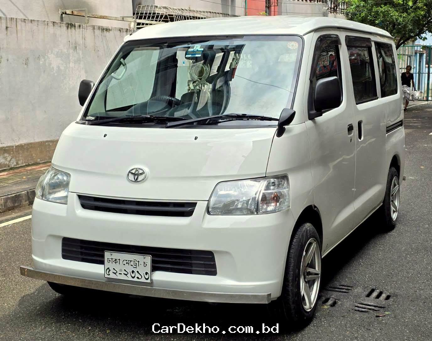 TOYOTA TOWNACE NOAH DX 2017