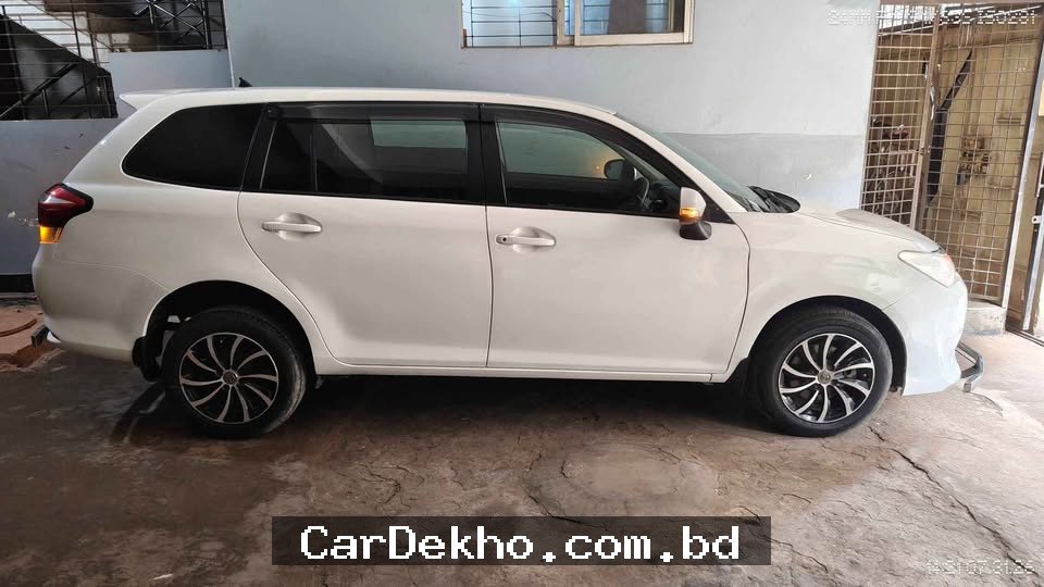 Toyota Corolla Fielder 2017