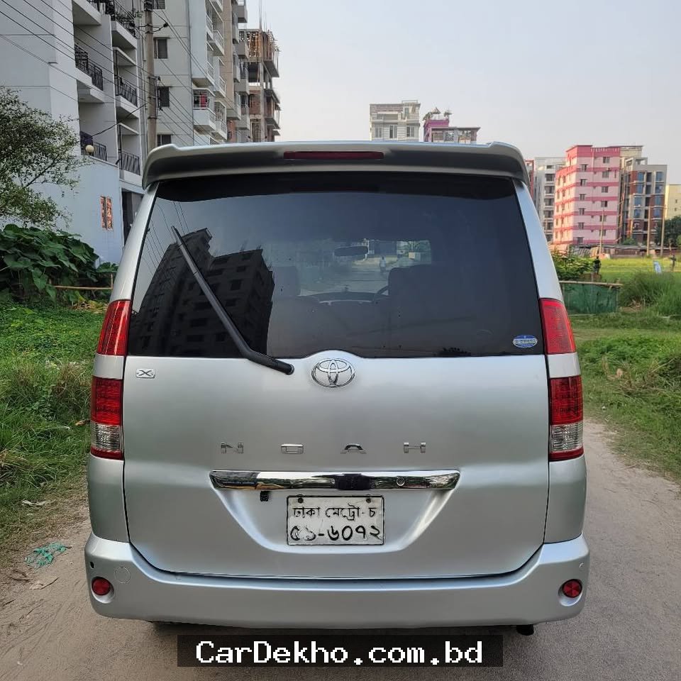 Toyota X-NOAH 2003 - Gallery Image 4