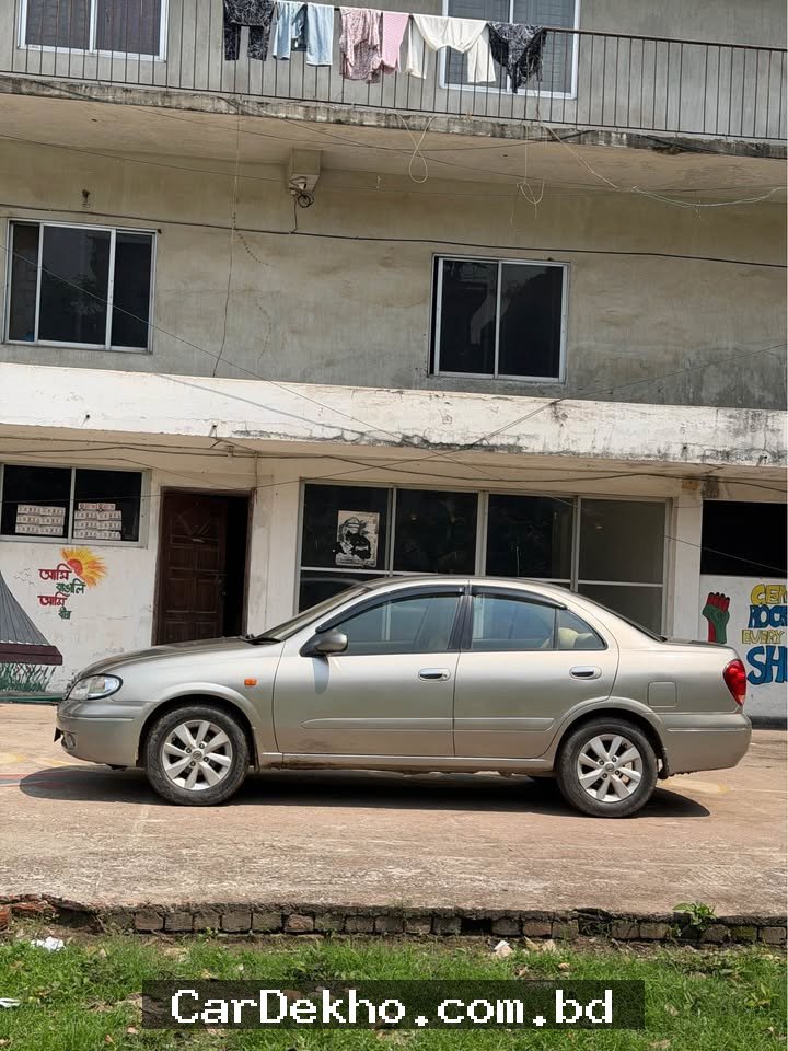 Nissan Sunny 2009 - Gallery Image 1