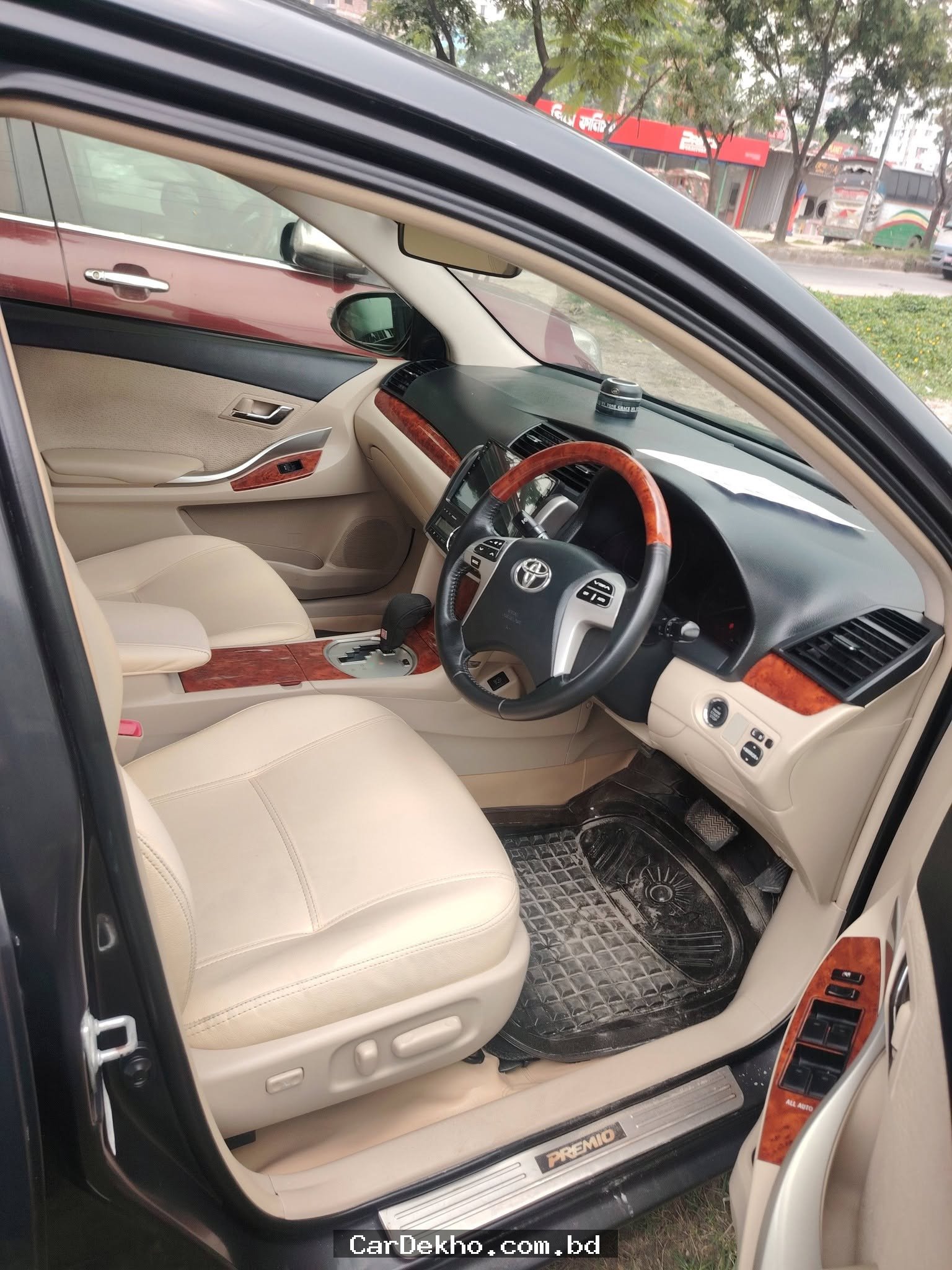 Toyota Premio F EX Package - Gallery Image 3