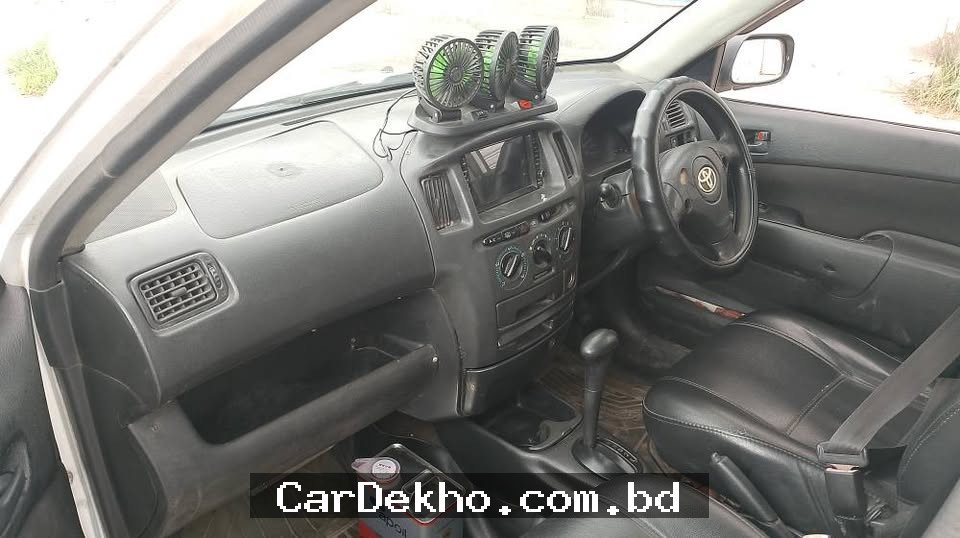 Toyota probox 2003 model - Gallery Image 3