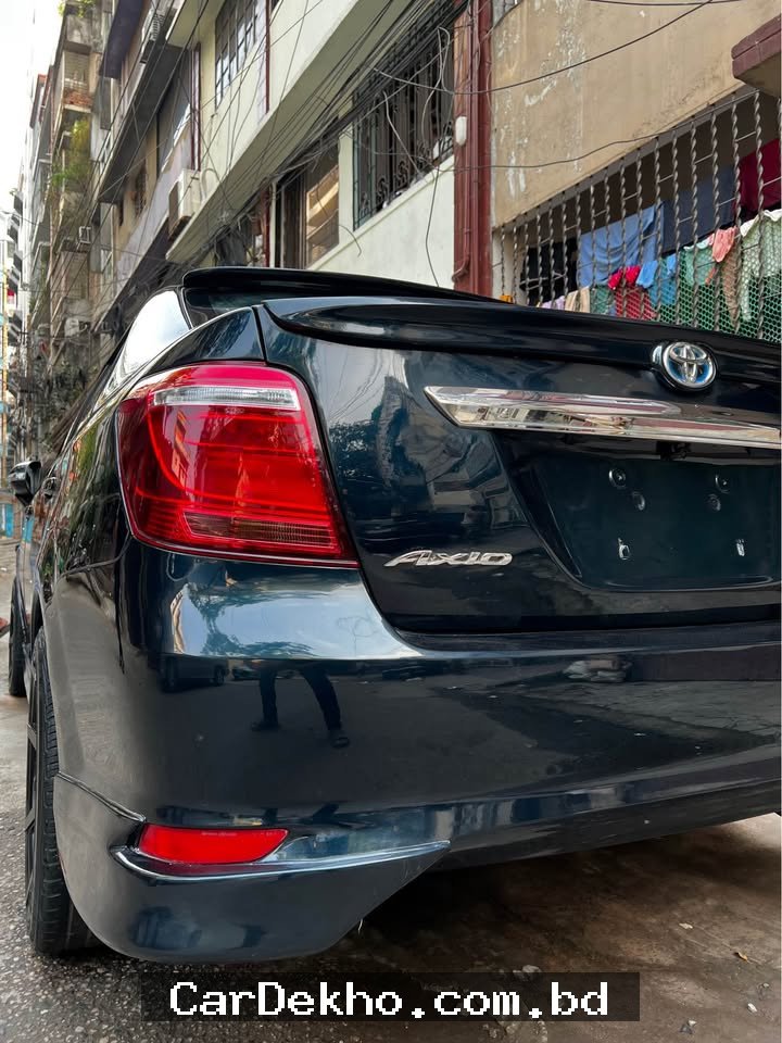 Toyota Axio (Hybrid) - Gallery Image 2