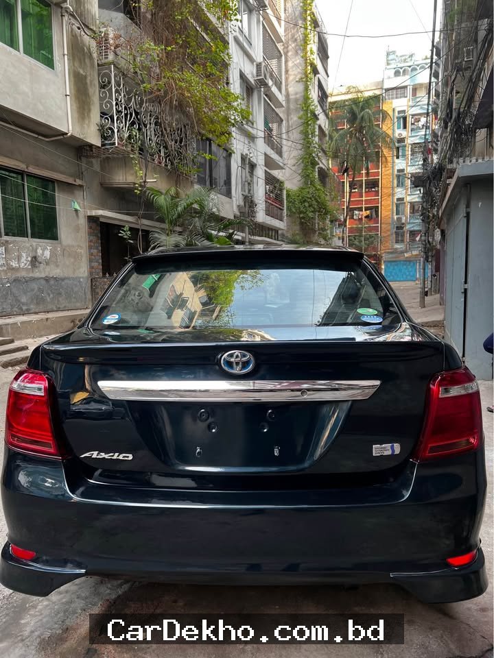 Toyota Axio (Hybrid) - Gallery Image 3