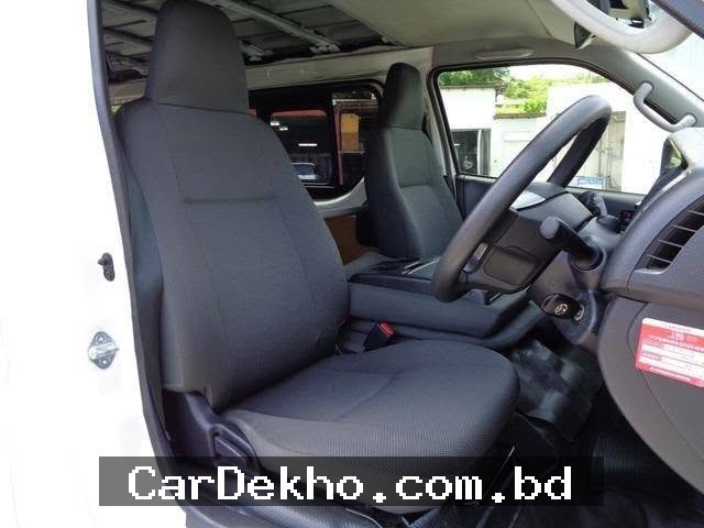 TOYOTA HIACE DX - Gallery Image 9