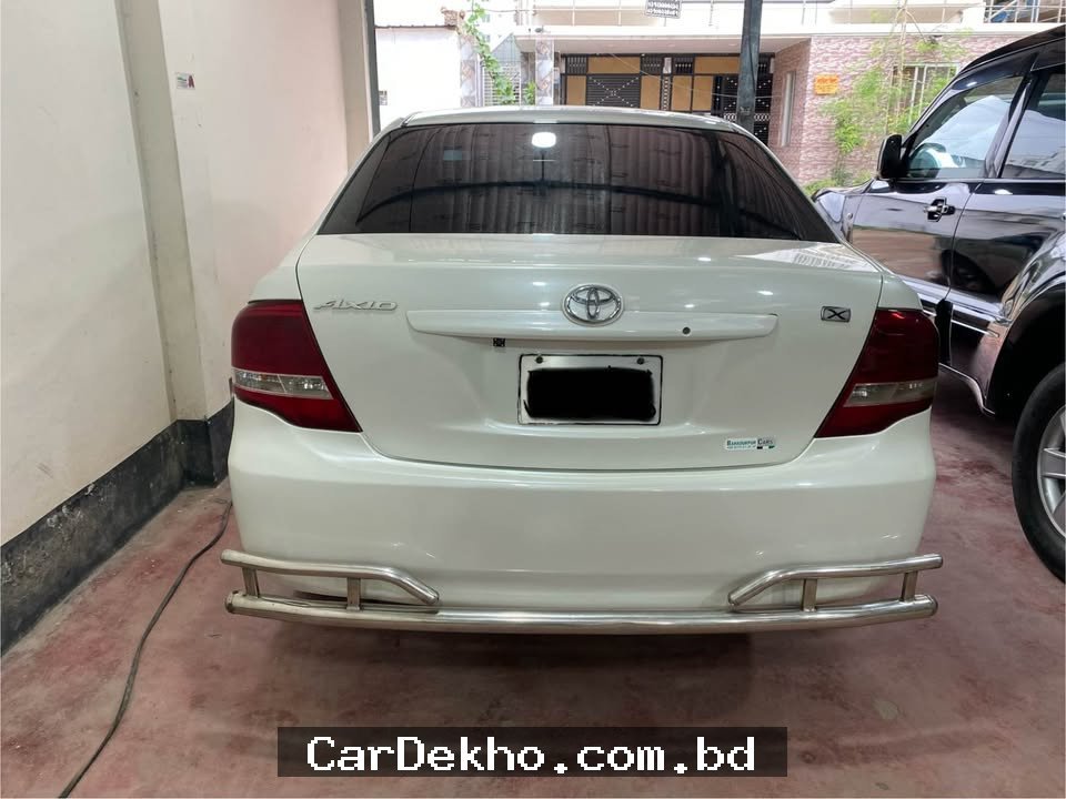 Toyota Axio 2011 - Gallery Image 9
