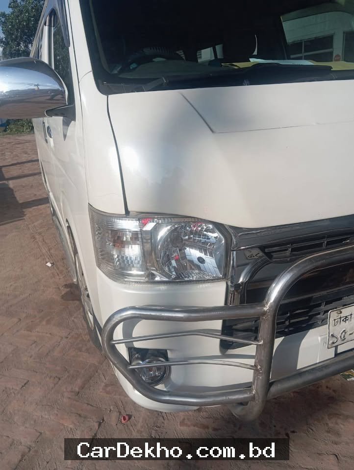 Toyotas HiAce Model-2006 - Gallery Image 5