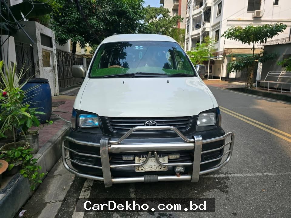 Toyota Noah KR42 2000 - Gallery Image 4