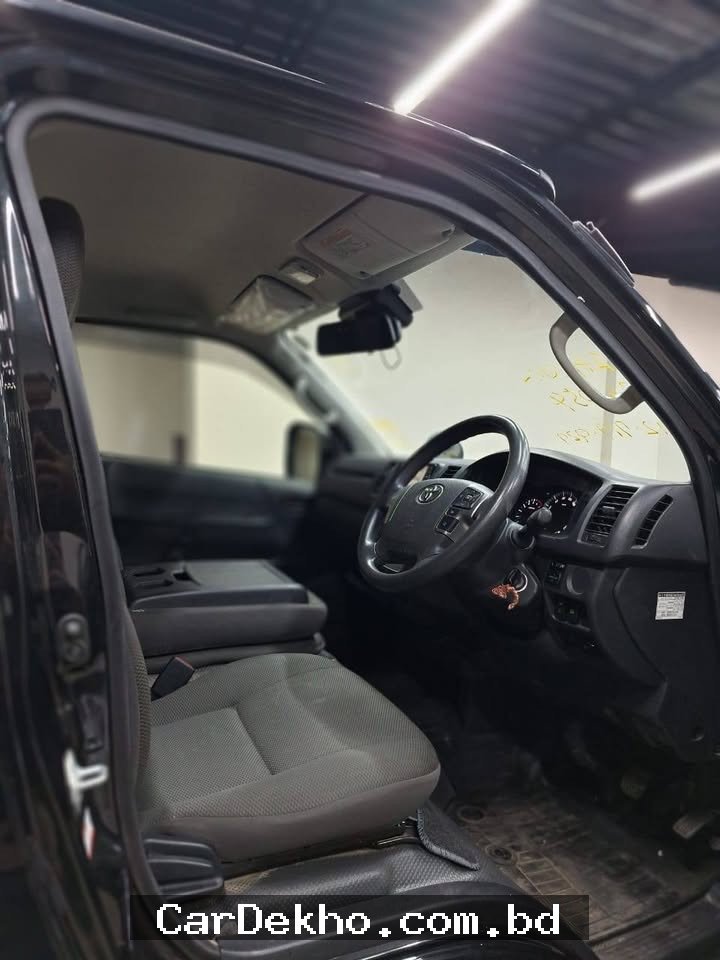 Toyota Hiace GL Package 2021 - Gallery Image 2
