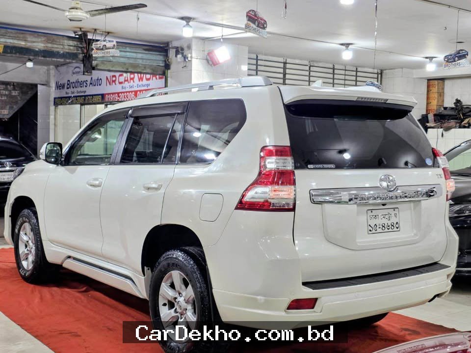Toyota Land Cruiser Prado - Gallery Image 9