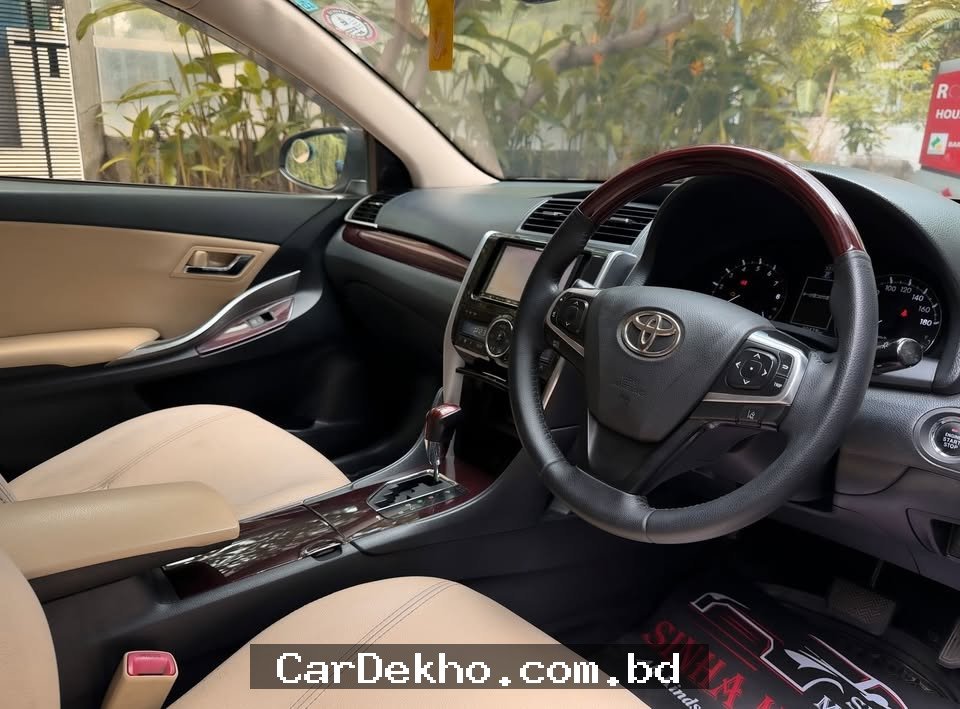 Toyota premio 2016 - Gallery Image 2