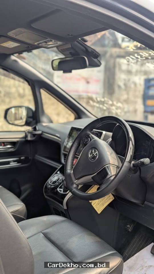 Toyota Noha Esquire 2020 hybrid - Gallery Image 2