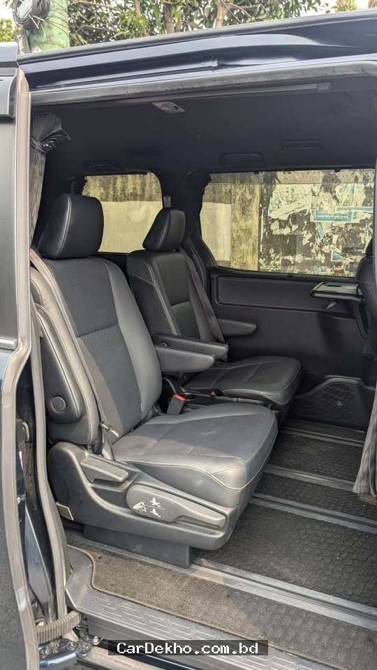 Toyota Noha Esquire 2020 hybrid - Gallery Image 3