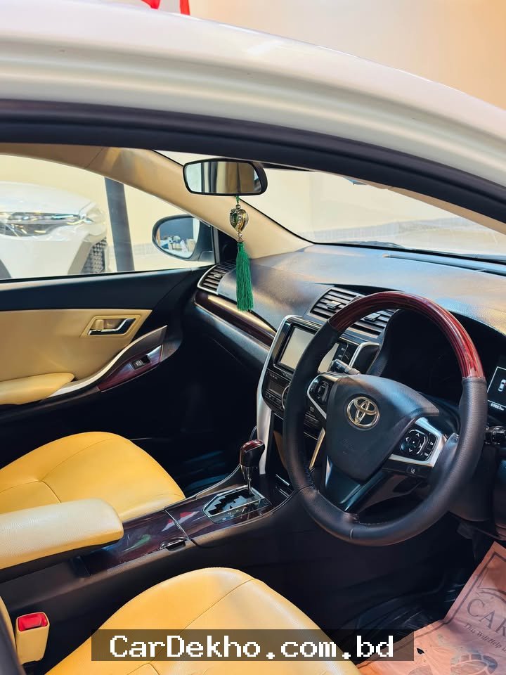 Toyota Premio 2016 - Gallery Image 4