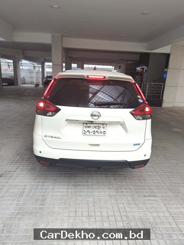 NISSAN X TRAIL Non Hybrid - Gallery Image 3