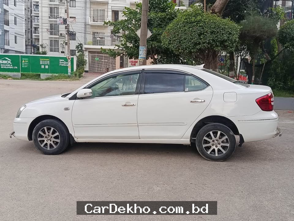 Toyota F -Premio - Gallery Image 3
