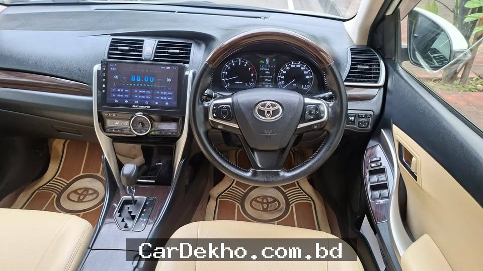 Toyota X Corolla 2005 (CNG) - Gallery Image 8