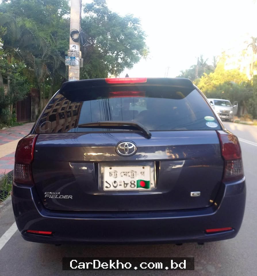 Toyota Corolla Fielder - Gallery Image 1