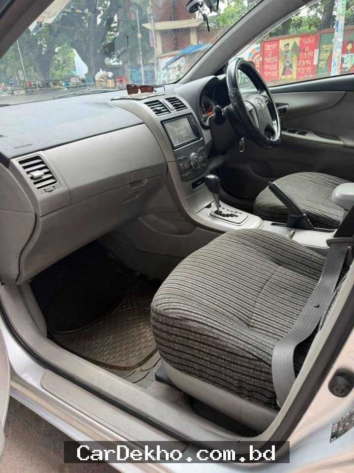 Toyota Corolla Axio - Gallery Image 3