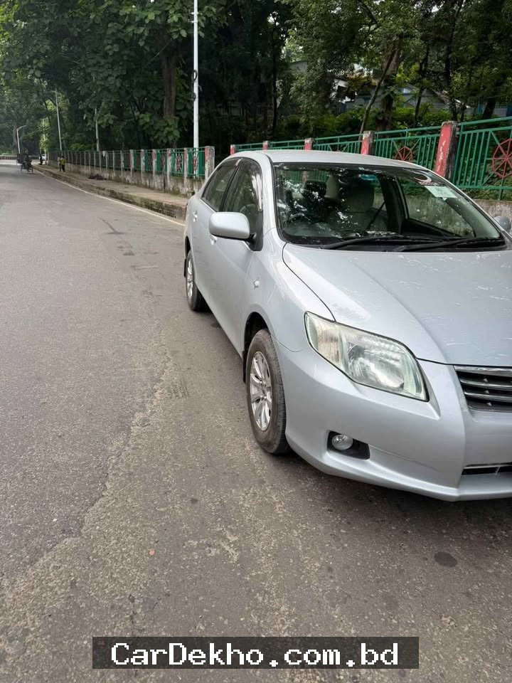 Toyota Corolla Axio - Gallery Image 4
