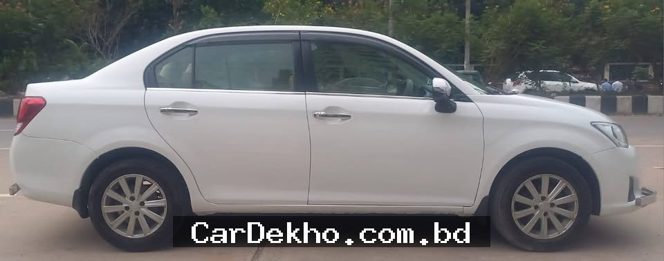Toyota Corolla Axio 2012 - Gallery Image 5