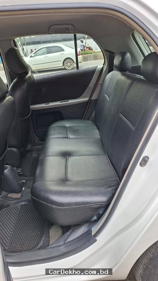 Toyota Vitz 2010 - Gallery Image 2