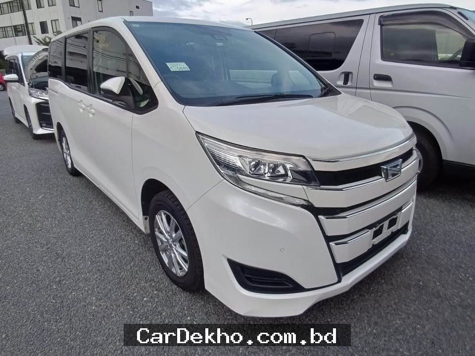 TOYOTA NOAH X - Gallery Image 1