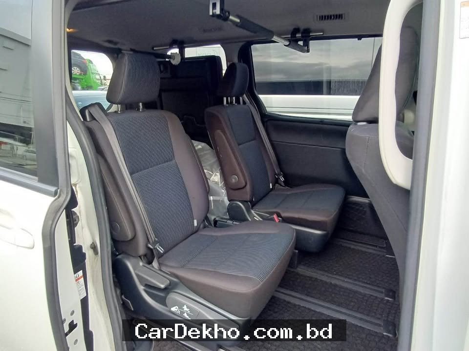 TOYOTA NOAH X - Gallery Image 4