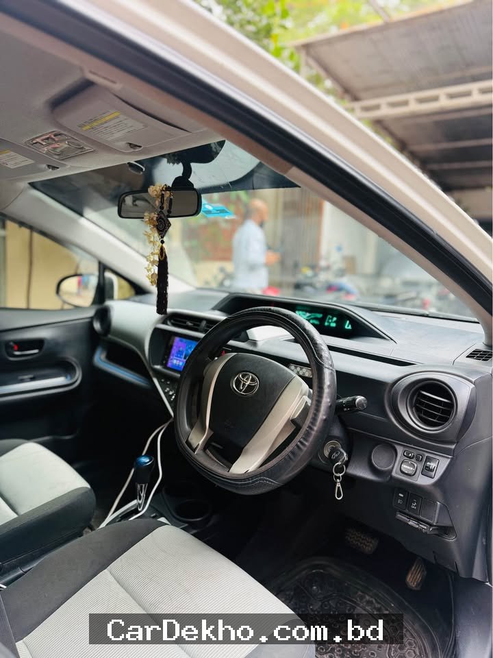 Toyota Aqua 2013 - Gallery Image 4