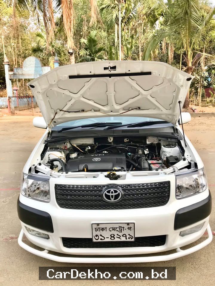 Toyota Succeet - Gallery Image 3