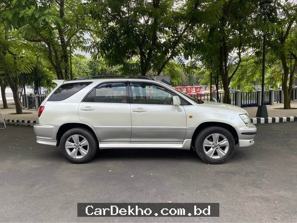 Toyota Harrier Luxes - Gallery Image 1
