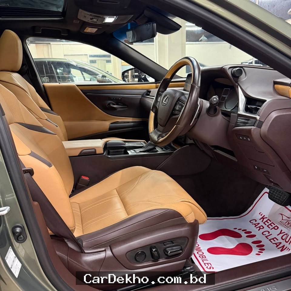 LEXUS ES 300H 2020  - Gallery Image 1