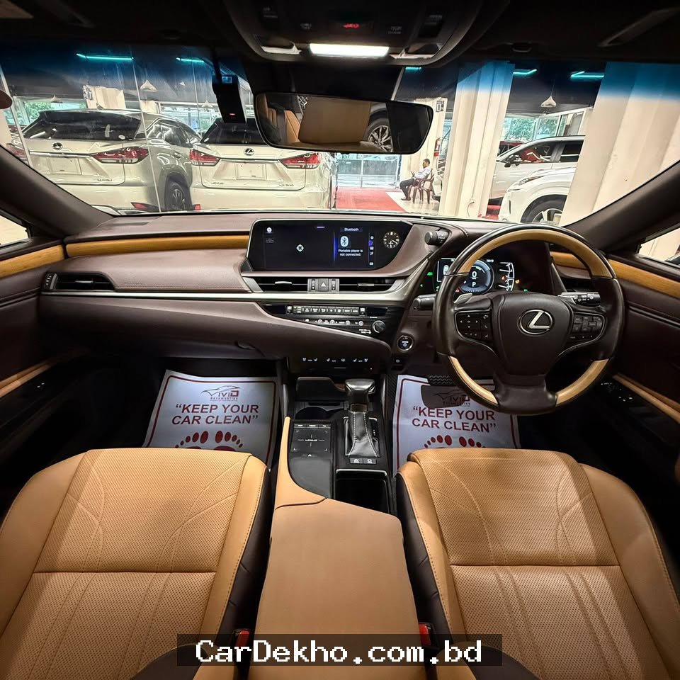 LEXUS ES 300H 2020  - Gallery Image 3